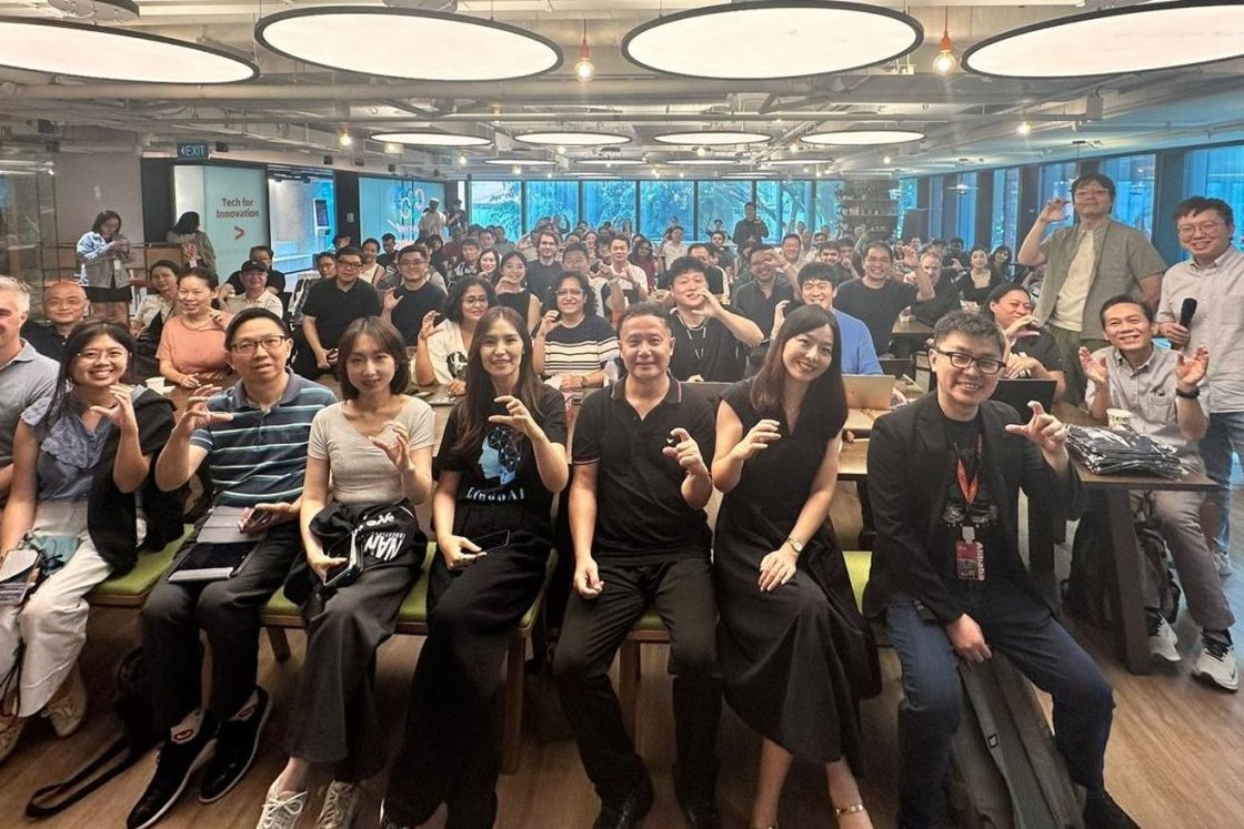 Yingying Li hosting an AI event for Alibaba Qwen